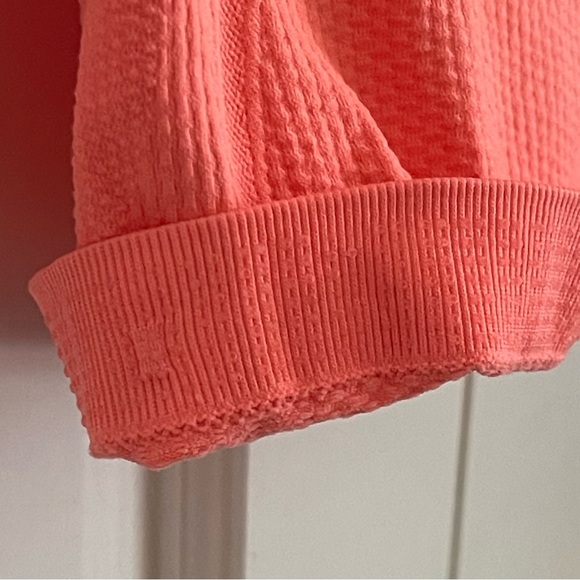 Athleta Momentum Tee in Coral, Size XL EUC, Seamless - Picture 5 of 8